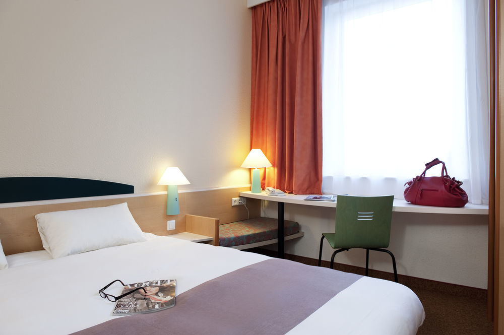 Ibis Senlis Hotel Senlis  Exterior photo